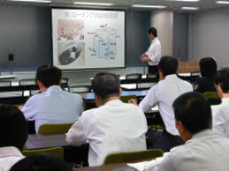 トイレ工事研修の様子2